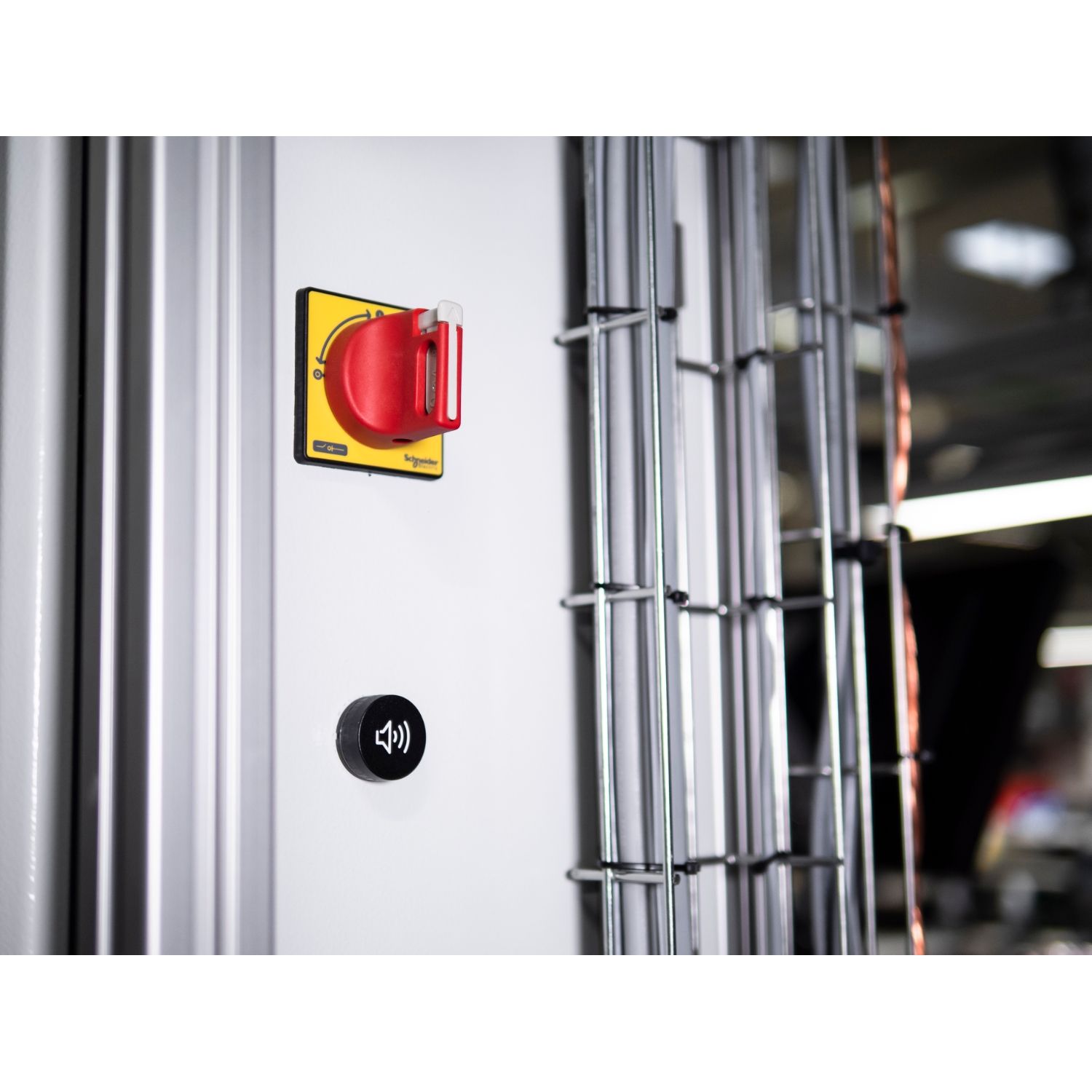 Picture of Annunciator, Harmony XB5, Illuminated buzzer, plastic, red, 22mm, continuous or intermittent tone, 24V AC DC