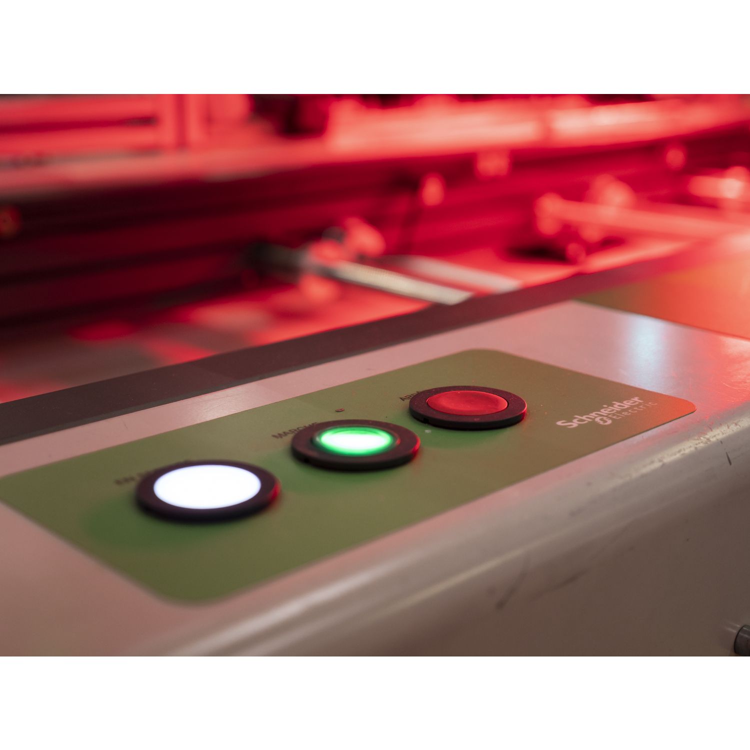 Picture of Head for pilot light, Harmony XB5, square red, 22mm, with plain lens, universal LED