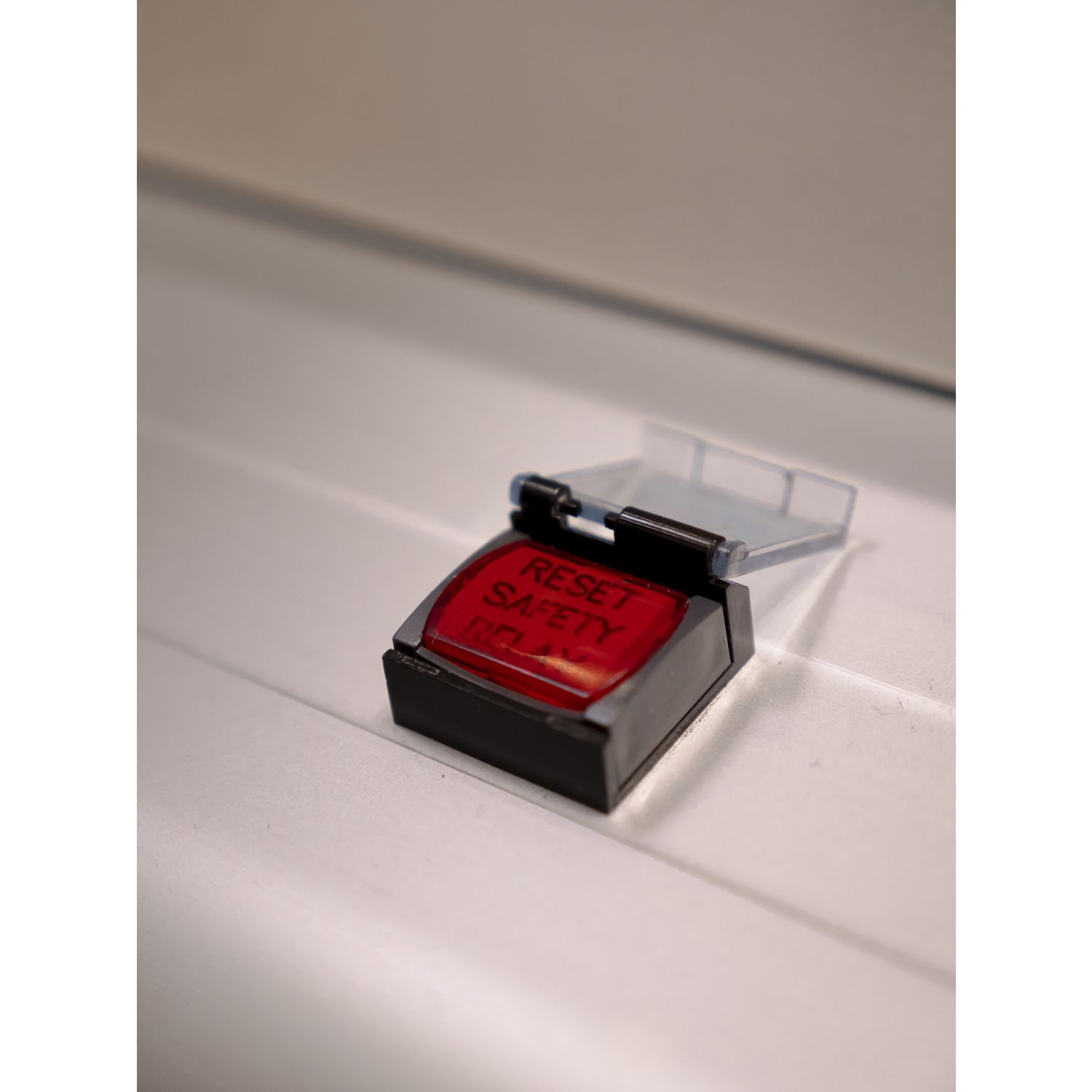 Picture of Complete body for push buttons or selector switches, Harmony XB6, single contact, with body fixing collar, faston connector, 1NO + 1NC