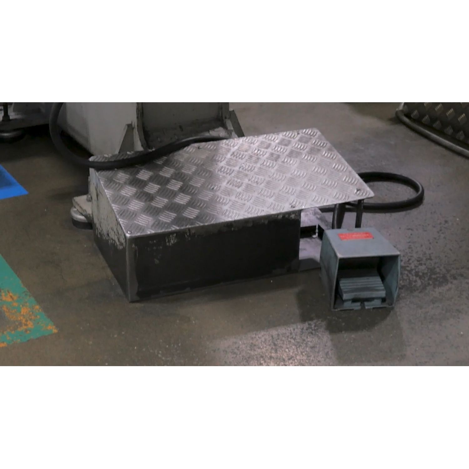 Picture of Single foot switch, Harmony XPE, metal, blue, with cover, trigger mechanism, 2 steps, 2 contacts 1NC+NO, IP66