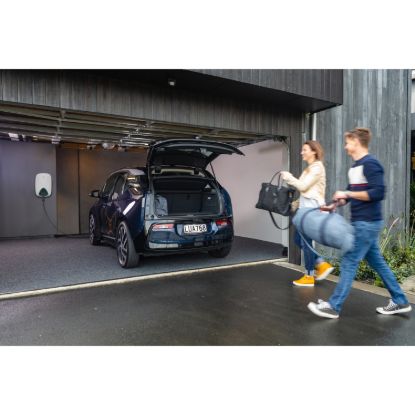 Picture of Charging station, EVlink Home, 3P+N, attached cable 5m, 11kW, 16A, with RDC-DD