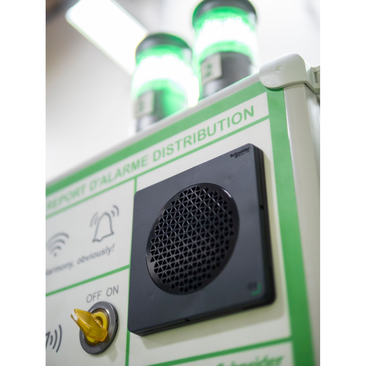 Picture of Editable voice alarms, Harmony XVS, black, mounting 96mm DIN rail, PNP, 12...24V DC