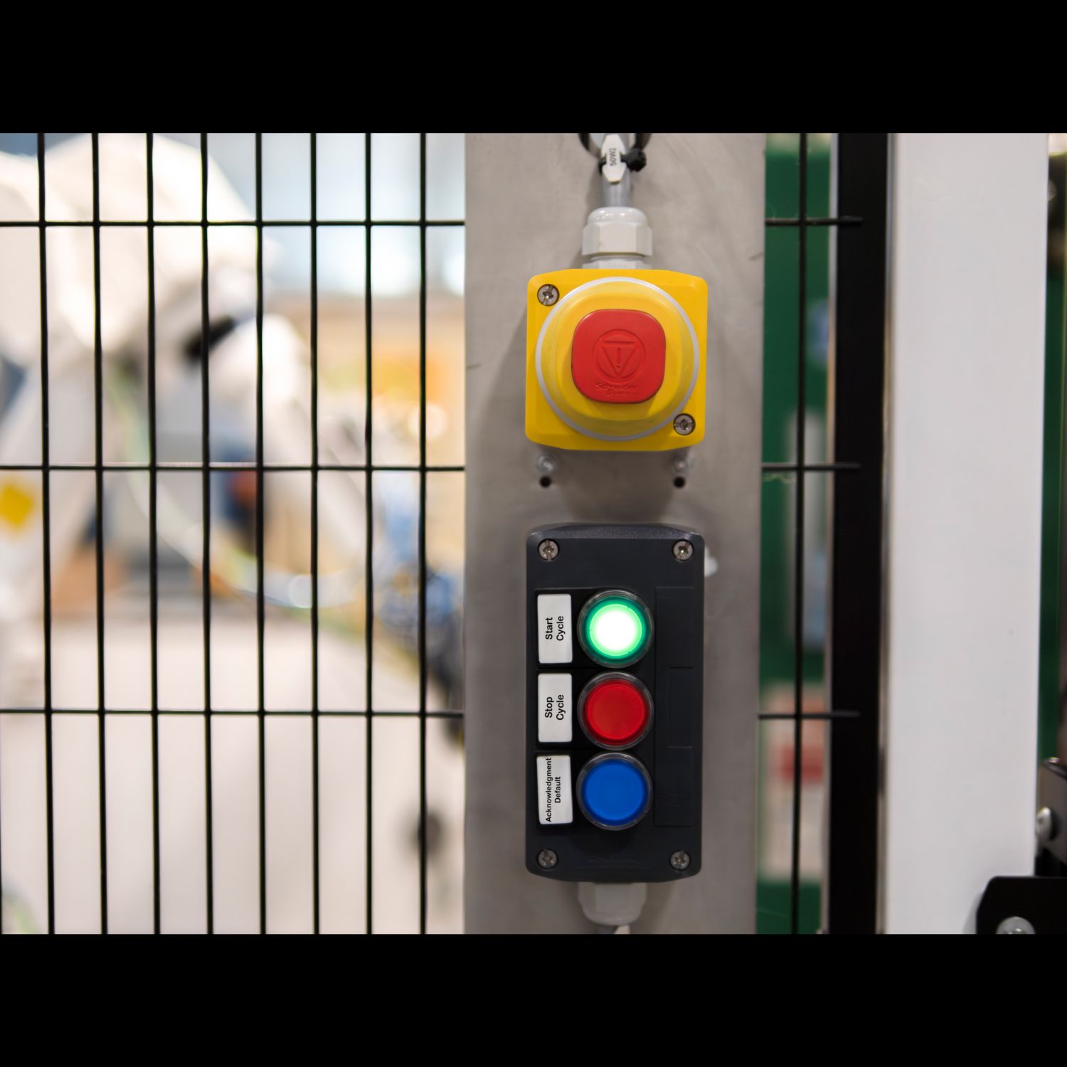 Picture of Panel mounted timer monofunction, Harmony XB5, plastic, 22mm, time delay 3...60min, 24V DC