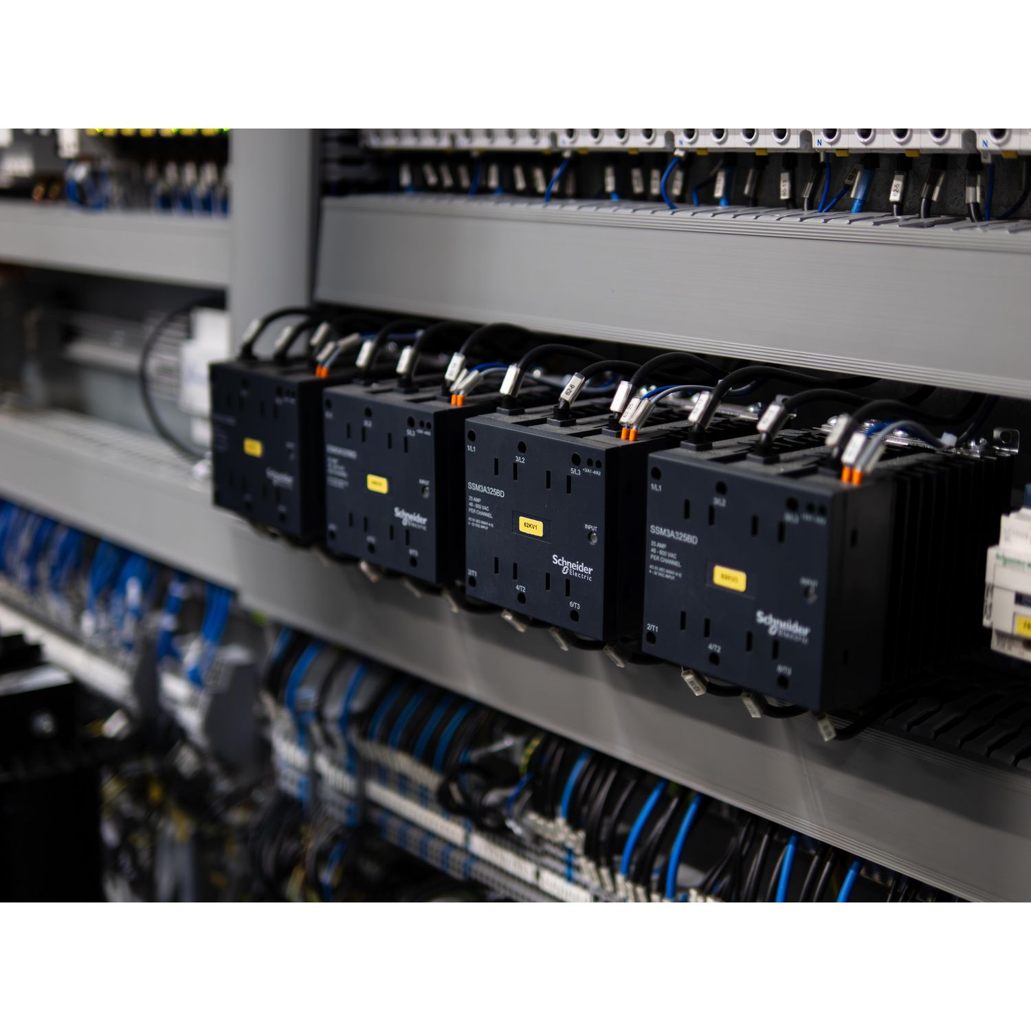 Picture of pre Assembled, Harmony Solid State Relays, 25A, DIN rail mount, zero voltage switching, input 180...280V AC, output 48...600V AC