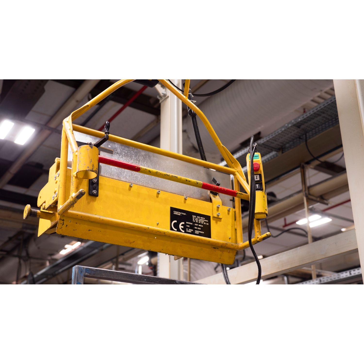 Picture of Pendant control station, Harmony XAC, plastic, yellow, 4 push buttons with NO+NC, 1 emergency stop NC