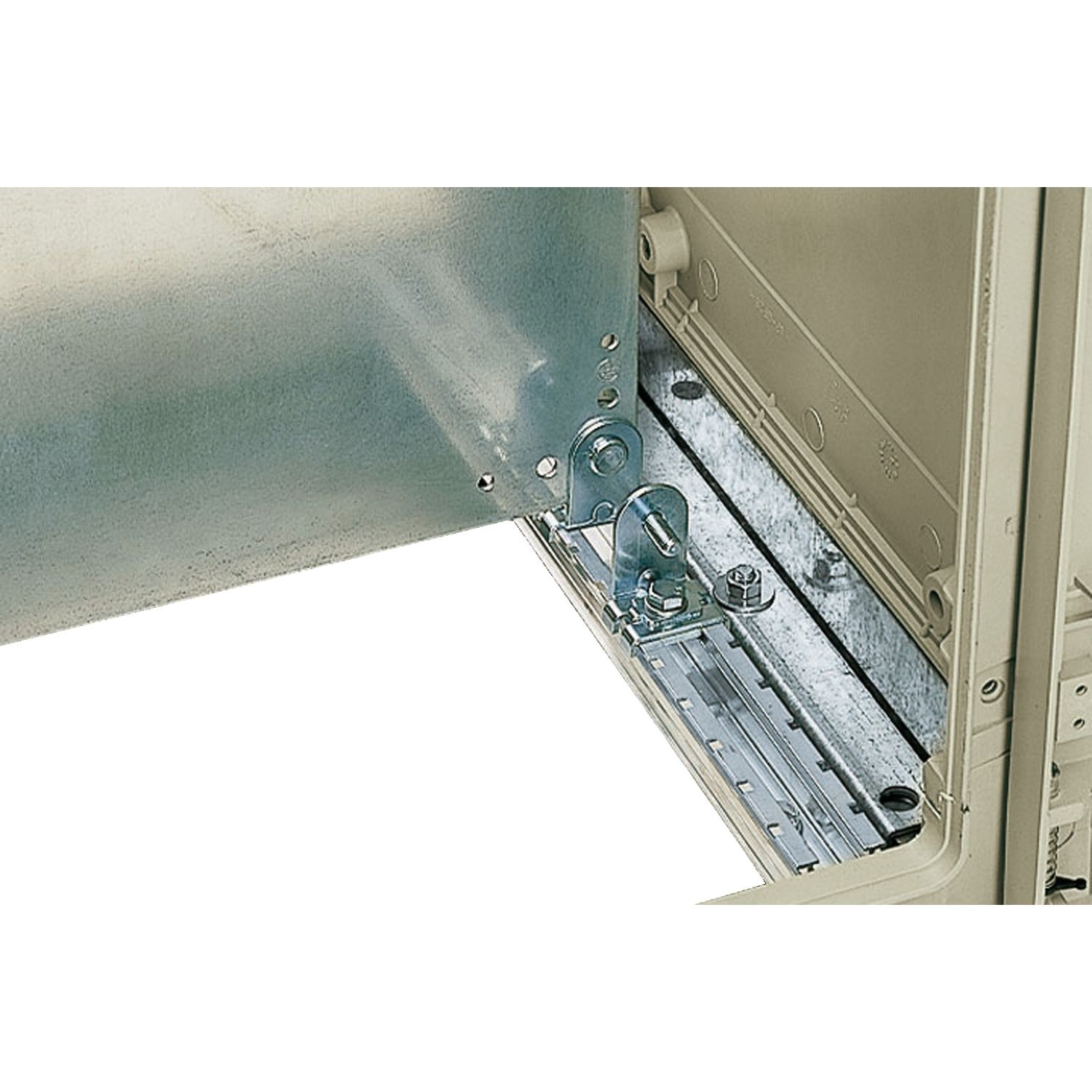 Picture of Set of 4 brackets to get an additional support of mounting plate on step slides