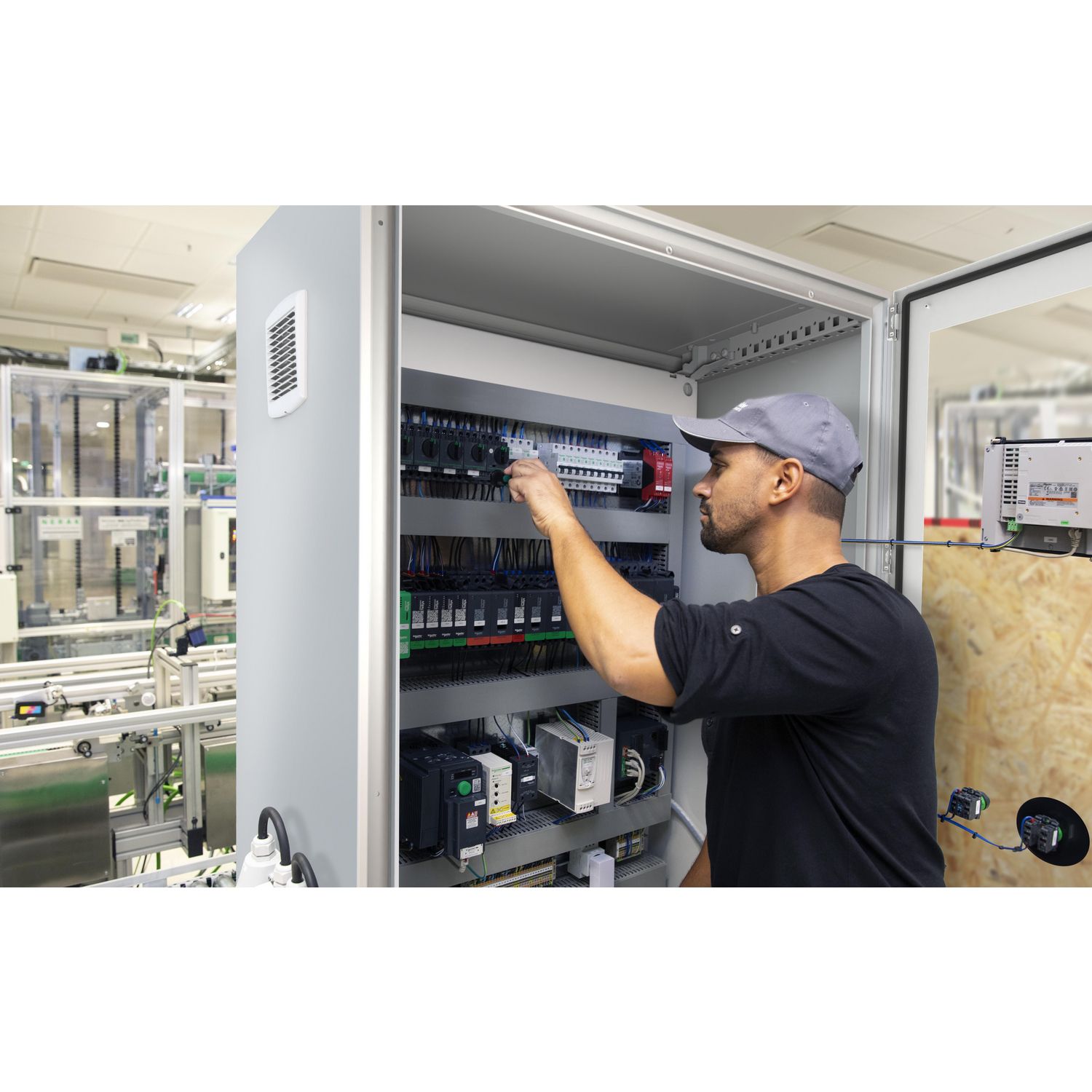 Picture of Spacial SM compact enclosure with mounting plate - 2000x1200x600 mm