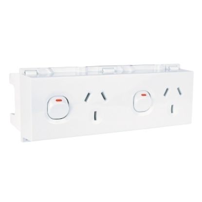 Picture of Clipsal MAX4, Switched Socket outlet DIN Mounted 2 Gang 10 A 250 V 3 pin 8 module double pole