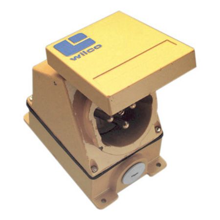 Picture of Metal Clad, Socket Appliance Inlet 1 Gang, 63A, 500V, 5 Round Sockets