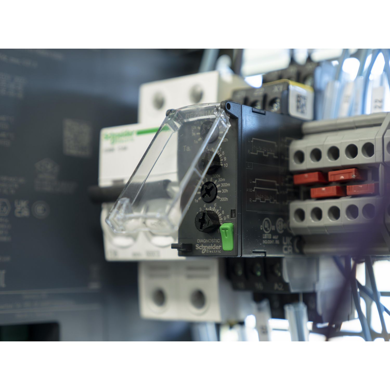 Picture of multifunction relay, Harmony Timer Relays, 8A, 1 CO, 0.05sâ€¦300h, symmetrical flashing, 24...240V AC DC