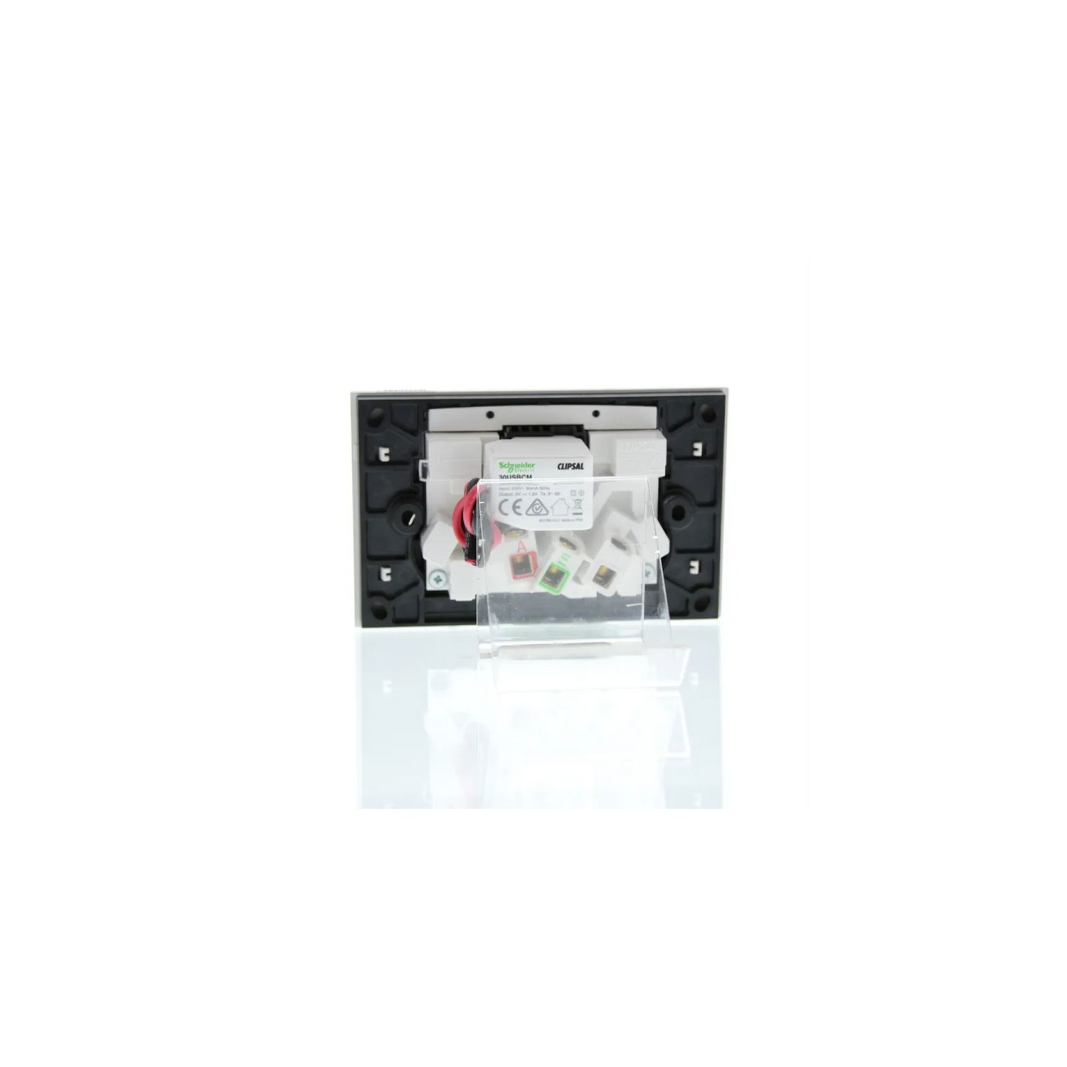 Picture of Double Power Point, Saturn Zen, Single USB Charger, Horizontal Mount, 250V, 10A